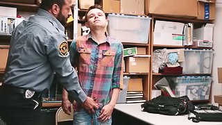 Dumb twink criminal blows a hung cop